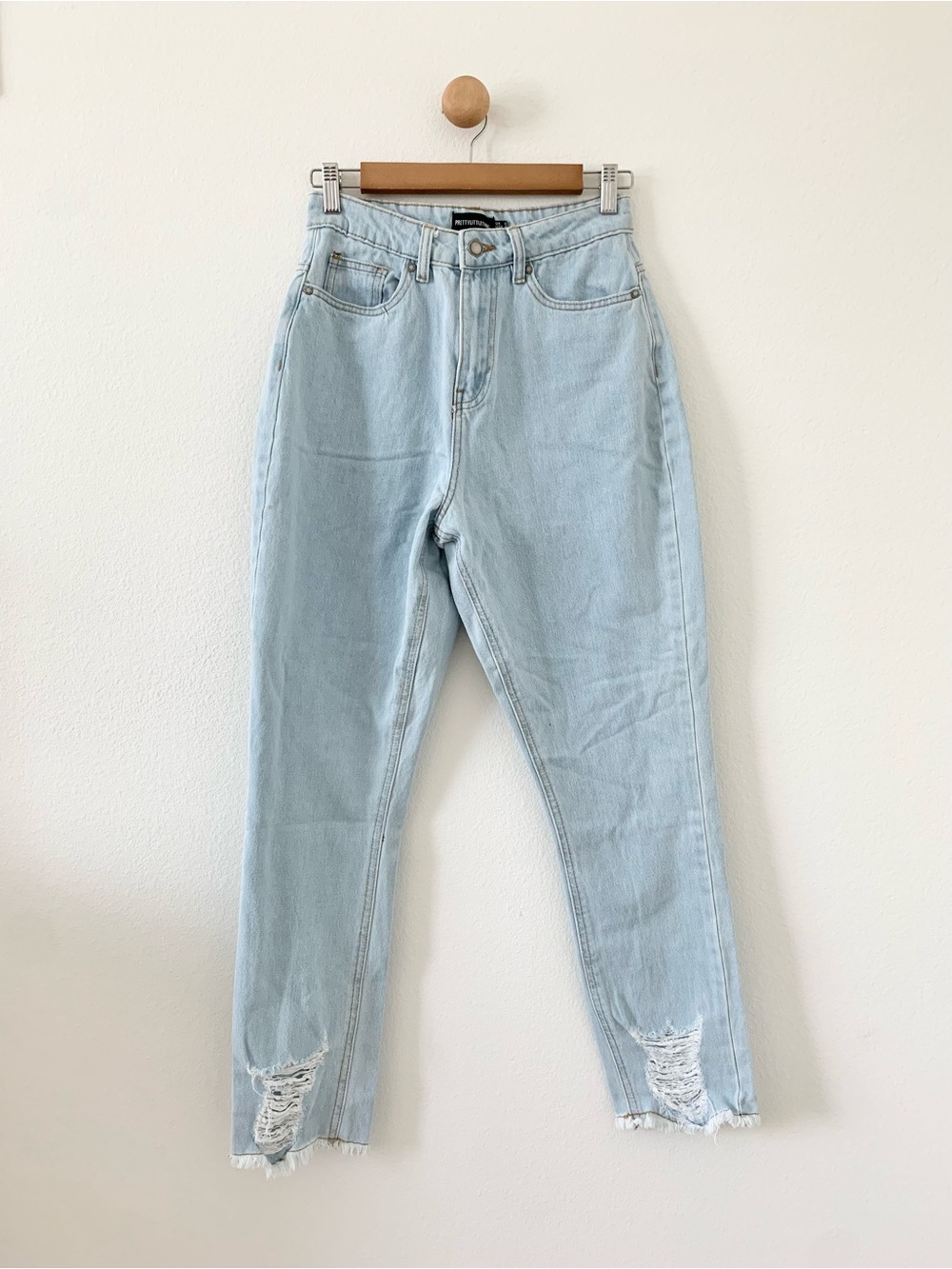 ❤️ 3/30 PrettyLittleThing Light Wash Distressed Hem Straight Denim Jeans US 4